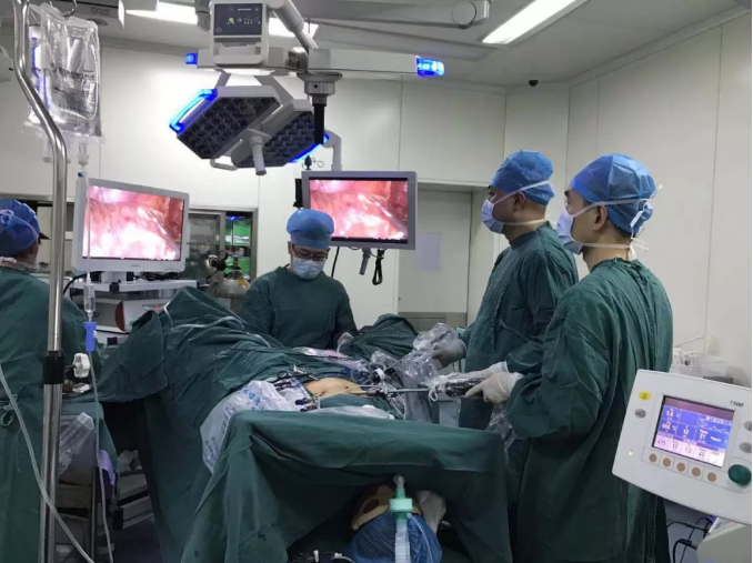 直肠癌根治更微创的新选择 ——我院成功完成首例直肠癌腹腔镜NOSES手术